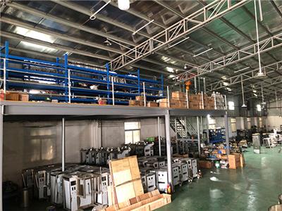 包裝機(jī)械車間一角